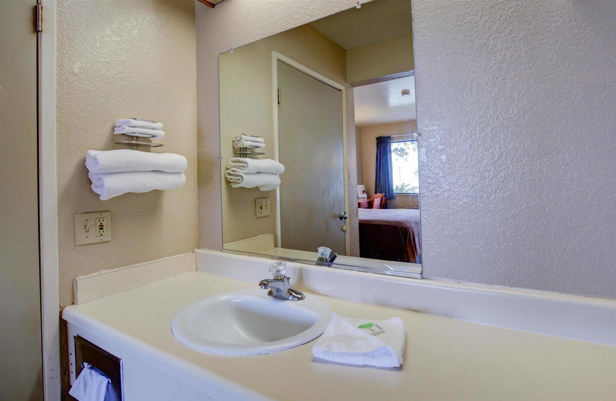 Good Nite Inn Salinas Bagian luar foto